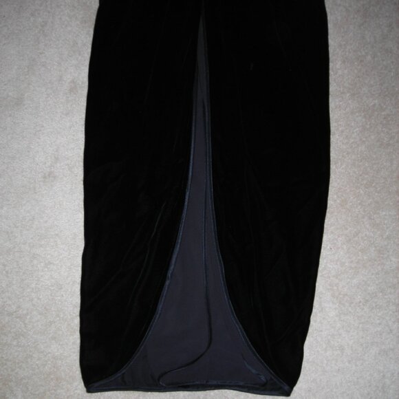 WAYNE CLARK (Canadian designer) black velvet long evening GOWN, U.S. Size 6 - Picture 7 of 7